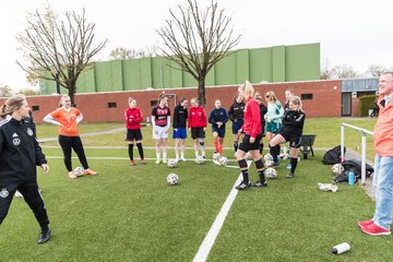 Bild 19 - Co-Trainerin der Frauen Nationalmannschaft Britta Carlson in Wahlstedt